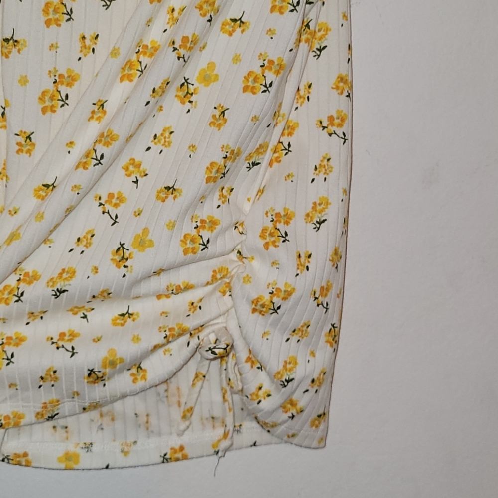 Top - Picture 2 of 3